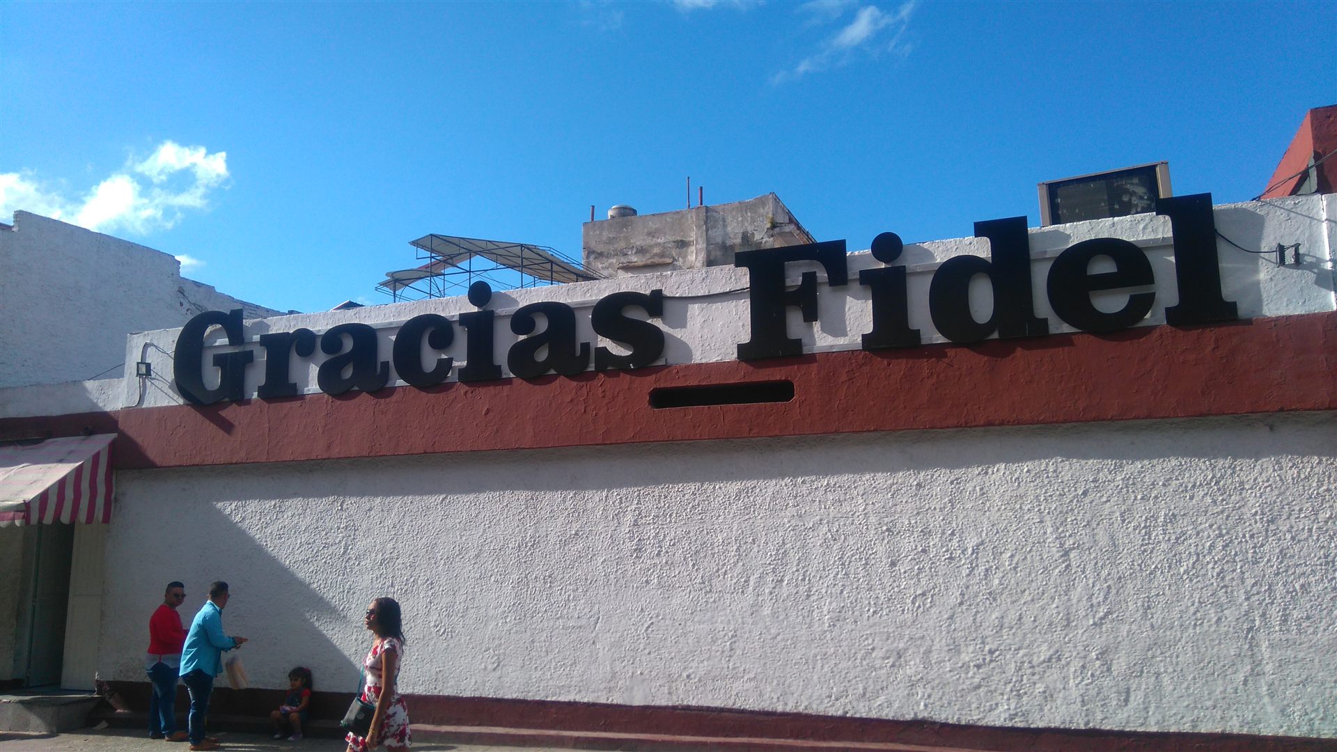 Cartel «Gracias Fidel» en Cuba